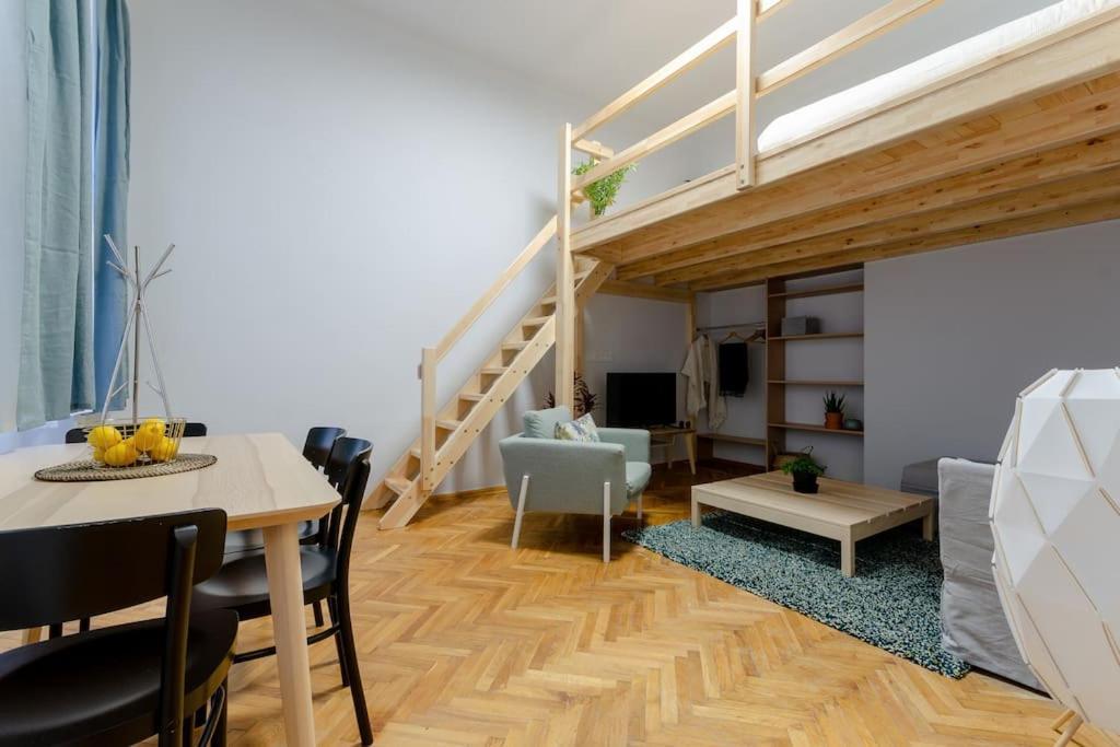Lovely Apartment Next To Famous Cafe In Budapest. מראה חיצוני תמונה